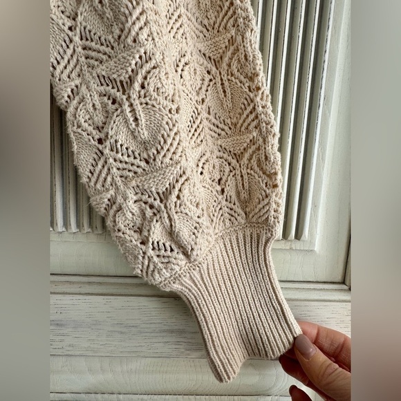 LINE & DOT Women’s Cream Knit Crochet Ruffle Sweater Size Small - Picture 9 of 15